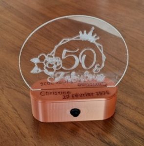 impression 3D, découpe et gravure laser rétro-éclairé avec des leds