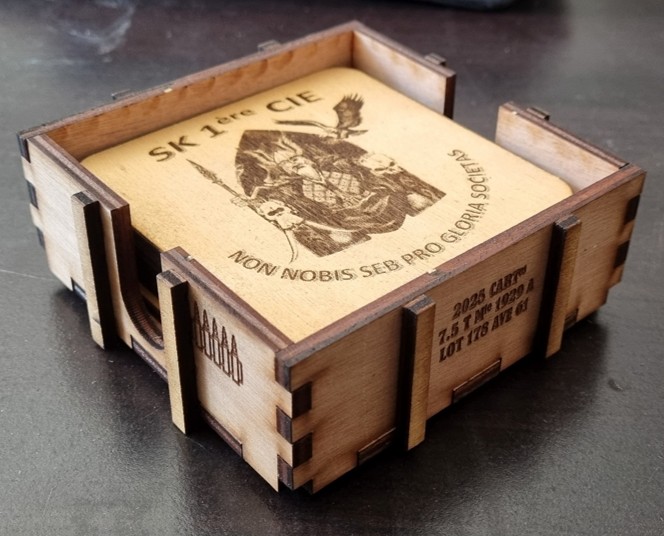 sous-verre-bois-gravure-laser-militaire-2e-rima